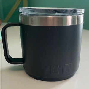 YETI Black Stainless Steel Insulated Mug with Lid 14 Oz